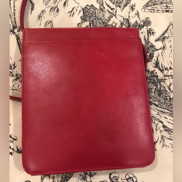 Slim Style Crossbody Purse - Picture 3 of 8